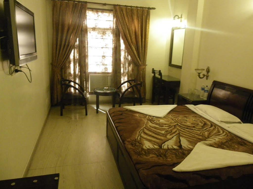 Hotel O Mid Town Delhi  Eksteriør bilde